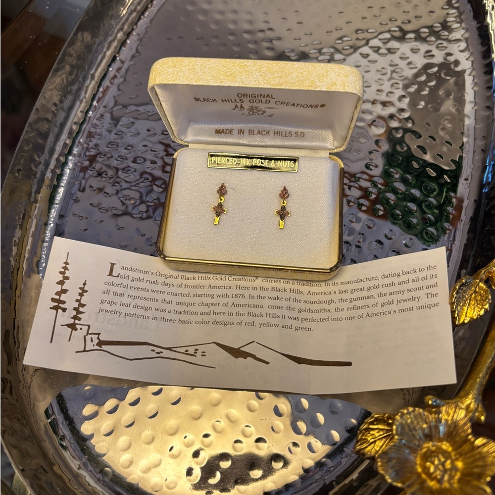 Vintage Landstrom's Black Hills Gold Cross Dangle Earrings - Picture 8 of 12